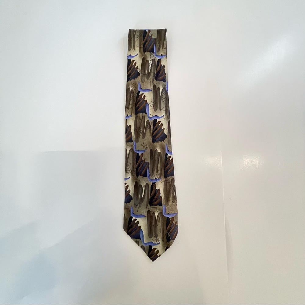 Neutral Brown Tie with Blue Accent Pattern